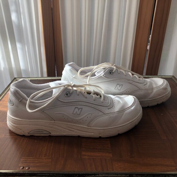 Woman's Sneakers White Leather New Balance Size 10 - Picture 3 of 7
